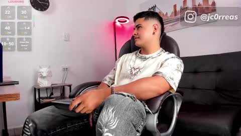 _juanes__ online show from November 19, 8:53 pm