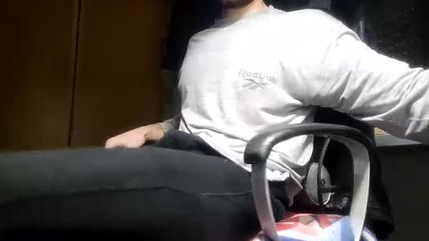 Snapshot of _julian_69 chatting on January 27, 10:38 am Jonnhy online show from January 27, 10:38 am