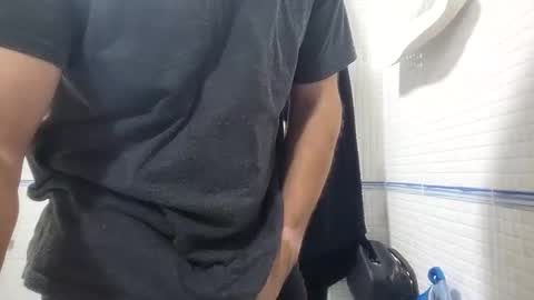 Snapshot of _julian_69 chatting on October 9, 10:24 am Jonnhy online show from October 9, 10:24 am