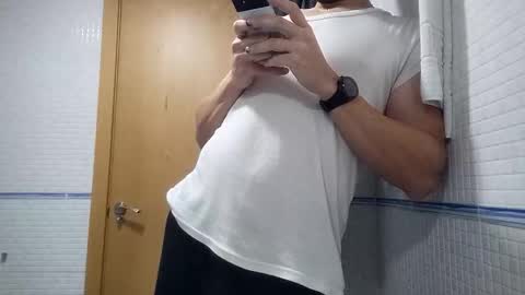 Snapshot of _julian_69 chatting on November 26, 6:31 pm Jonnhy online show from November 26, 6:31 pm