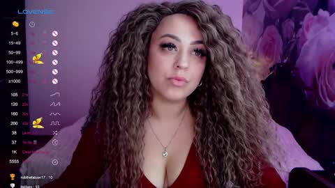 Snapshot of _just_a_queen_3 chatting on December 1, 6:19 pm _just_a_queen_3 online show from December 1, 6:19 pm