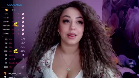 Snapshot of _just_a_queen_3 chatting on December 3, 9:34 pm _just_a_queen_3 online show from December 3, 9:34 pm