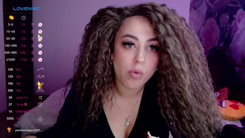Snapshot of _just_a_queen_3 chatting on December 4, 5:55 pm _just_a_queen_3 online show from December 4, 5:55 pm