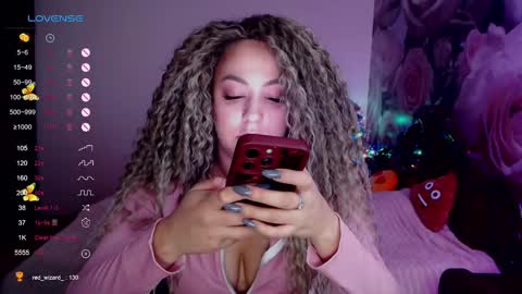 Snapshot of _just_a_queen_3 chatting on December 15, 6:04 pm _just_a_queen_3 online show from December 15, 6:04 pm