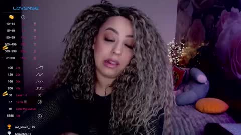 Snapshot of _just_a_queen_3 chatting on February 21, 5:42 pm _just_a_queen_3 online show from February 21, 5:42 pm
