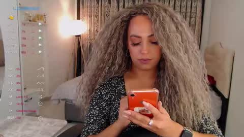 Snapshot of _just_a_queen_3 chatting on September 13, 4:40 pm _just_a_queen_3 online show from September 13, 4:40 pm