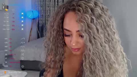 _just_a_queen_3 online show from October 21, 5:13 pm