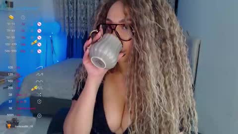 _just_a_queen_3 online show from December 19, 5:09 pm