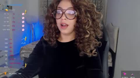 Snapshot of _just_a_queen_3 chatting on February 3, 7:19 pm _just_a_queen_3 online show from February 3, 7:19 pm