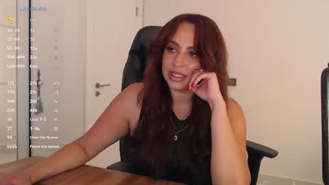 _just_a_queen_3 online show from June 11, 5:44 pm