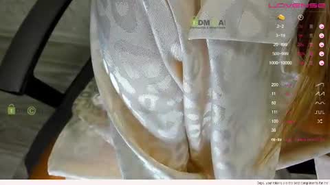 Snapshot of _justcallme_ chatting on July 19, 11:47 am _justcallme_ online show from July 19, 11:47 am