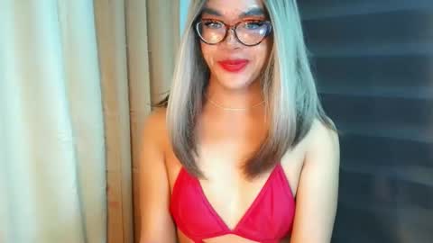 _karie_ online show from May 1, 8:24 pm