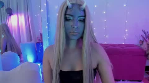 _karine01 online show from October 23, 6:02 am