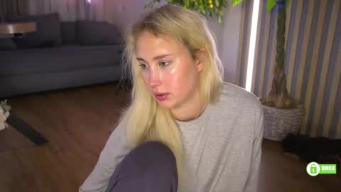 Snapshot of _kateline_ chatting on May 12, 4:15 pm Kate online show from May 12, 4:15 pm