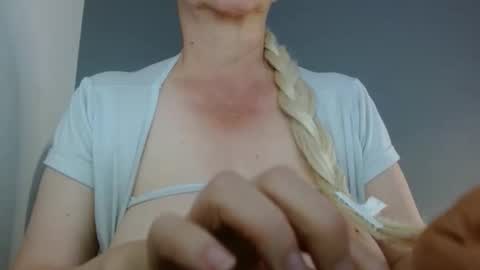 Keiila online show from April 21, 8:23 pm