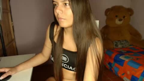 Snapshot of _kendall_jones chatting on March 4, 10:38 pm _kendall_jones online show from March 4, 10:38 pm