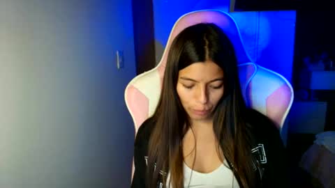 Snapshot of _khloe_sweet chatting on June 6, 10:25 pm khloe sweet online show from June 6, 10:25 pm