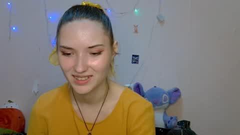 _kikiclark_ online show from September 10, 7:25 pm