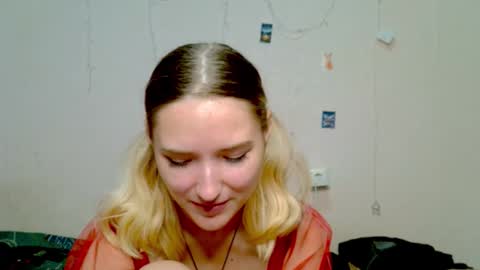 _kikiclark_ online show from September 26, 8:57 pm