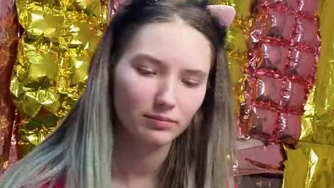 _kikiclark_ online show from April 21, 8:23 pm