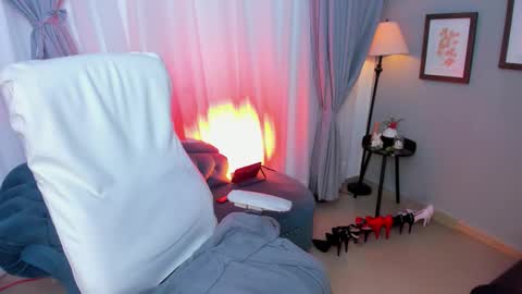 Snapshot of _kiramoon__ chatting on January 31, 8:29 pm Kiraaaa 0 online show from January 31, 8:29 pm