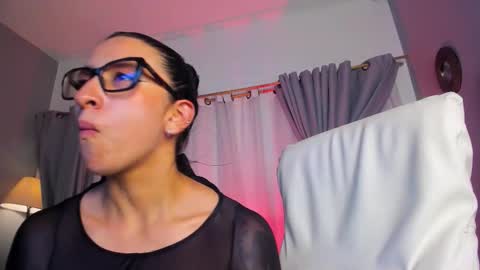 Snapshot of _kiramoon__ chatting on February 10, 8:35 pm Kiraaaa 0 online show from February 10, 8:35 pm