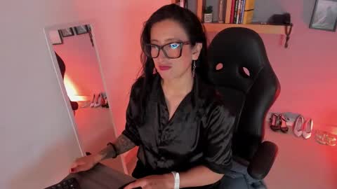 Snapshot of _kiramoon__ chatting on February 19, 2:24 pm Kiraaaa 0 online show from February 19, 2:24 pm