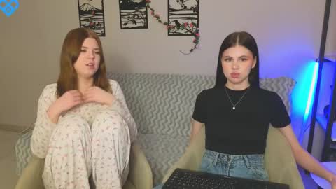 Snapshot of _kirieshka chatting on February 21, 2:27 pm Molly Emily online show from February 21, 2:27 pm