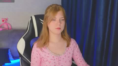 Snapshot of _kirieshka chatting on November 11, 5:46 pm Molly Emily online show from November 11, 5:46 pm