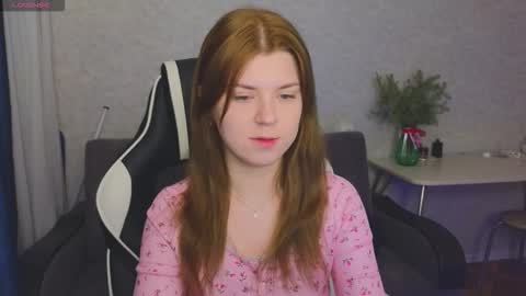 Snapshot of _kirieshka chatting on December 17, 11:11 pm Molly Emily online show from December 17, 11:11 pm