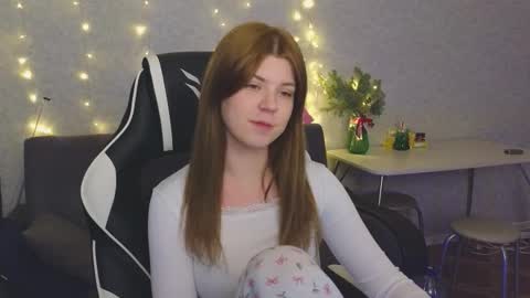 Snapshot of _kirieshka chatting on January 6, 6:11 pm Molly Emily online show from January 6, 6:11 pm