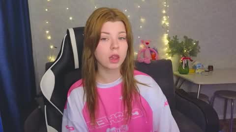 Snapshot of _kirieshka chatting on January 18, 6:50 am Molly Emily online show from January 18, 6:50 am