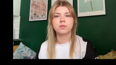 Molly   Emily online show from March 27, 10:37 am