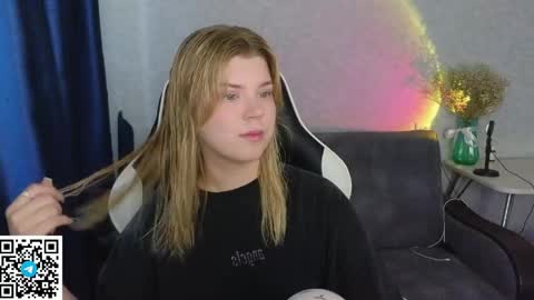 Molly   Emily online show from April 14, 2:06 am