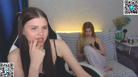 Molly   Emily online show from May 29, 4:38 pm