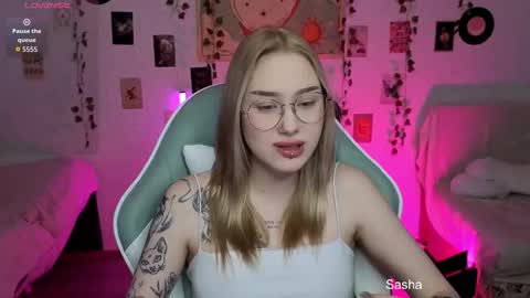 Snapshot of _kitekat_ chatting on November 6, 7:53 am _kitekat_ online show from November 6, 7:53 am