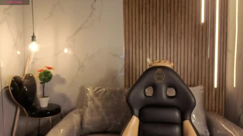 _kitten_1 online show from April 18, 3:10 am