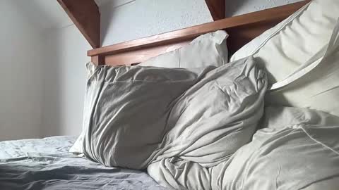 Kiwi online show from March 11, 9:32 pm