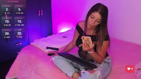 Snapshot of _kloee_ chatting on September 11, 9:15 pm kloee online show from September 11, 9:15 pm