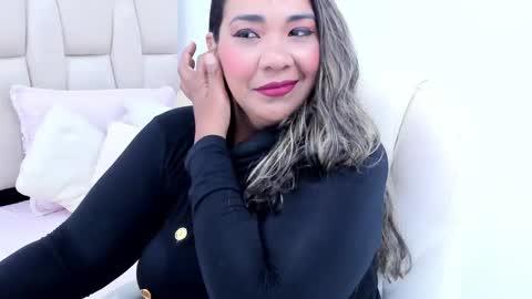 NAILHA SAJANI  online show from September 15, 7:25 pm