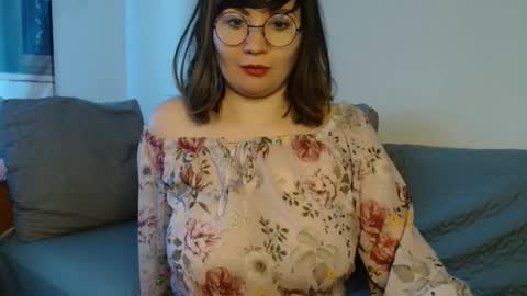 Snapshot of _lalilu_ chatting on December 9, 10:54 am _lalilu_ online show from December 9, 10:54 am