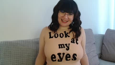 Snapshot of _lalilu_ chatting on February 17, 11:02 am _lalilu_ online show from February 17, 11:02 am