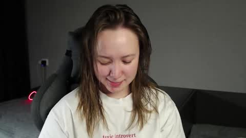 _lalune_ online show from November 29, 8:56 pm