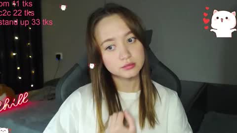 _lalune_ online show from January 11, 2:55 pm