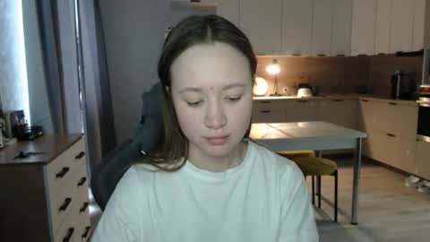 _lalune_ online show from February 4, 10:21 am