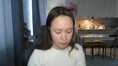 _lalune_ online show from March 13, 7:15 am