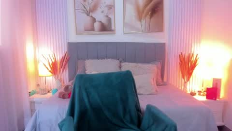 paulina  online show from June 29, 7:14 pm