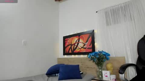Lauralove online show from July 8, 11:20 pm