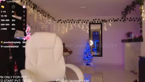 Snapshot of _lauraspencer_ chatting on December 3, 5:09 am Laura online show from December 3, 5:09 am
