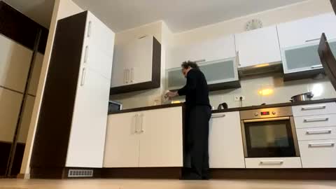 Layne online show from January 15, 4:00 pm